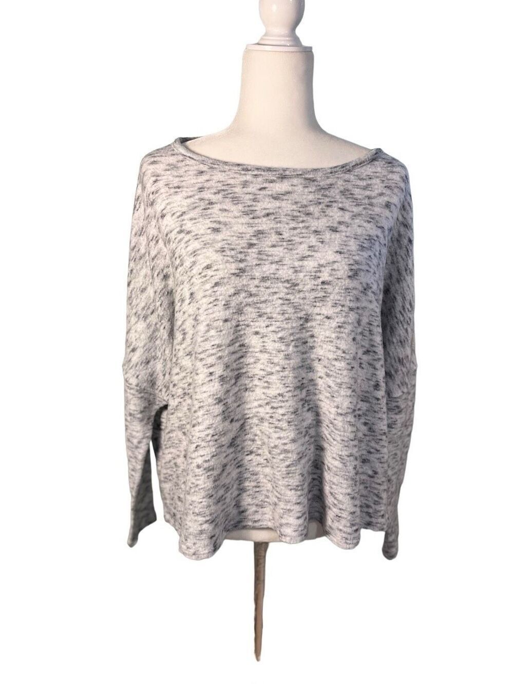 Everleigh super soft marled gray long sleeve oversized knit top - S